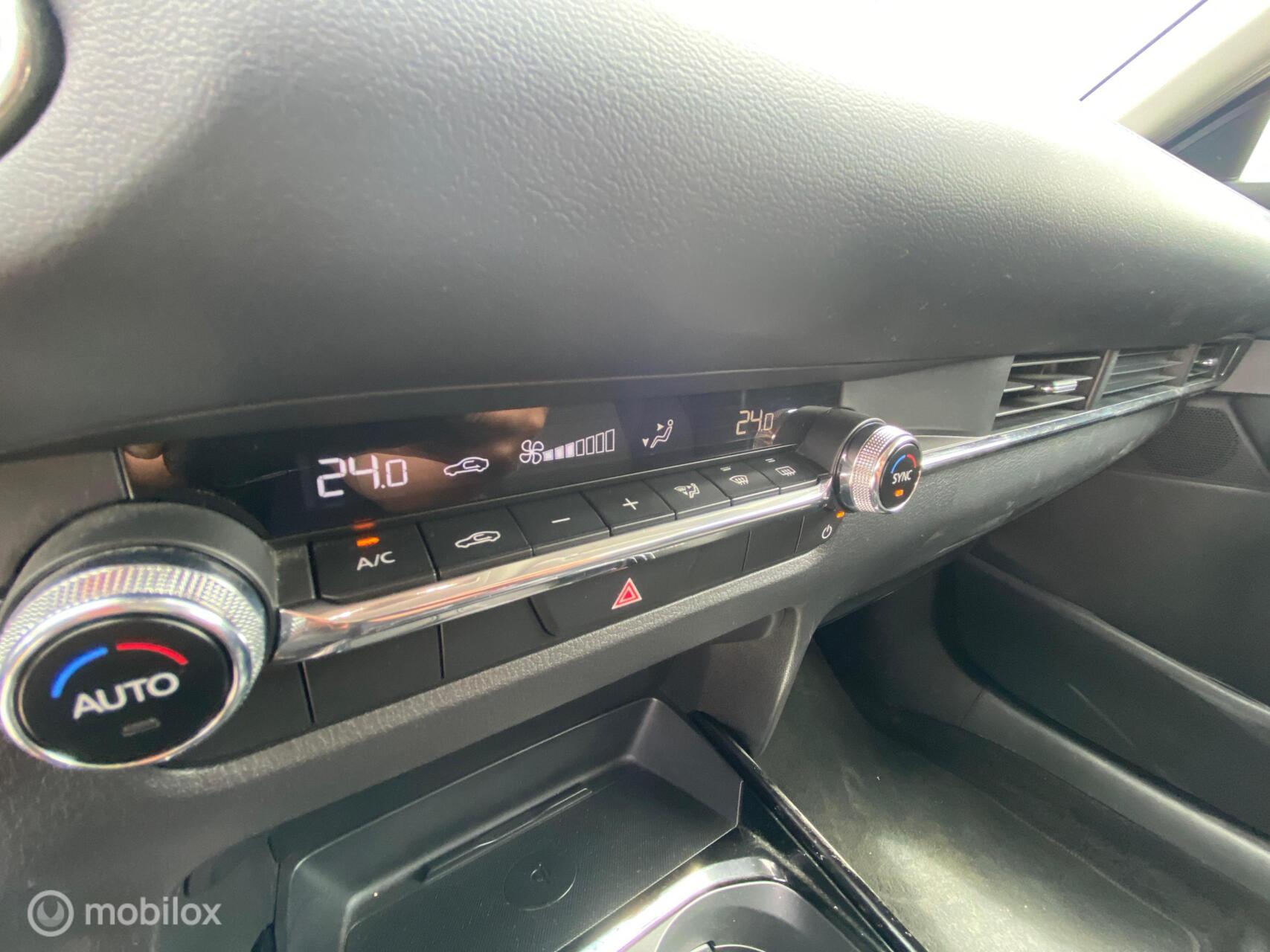 Mazda CX-30 photo 8