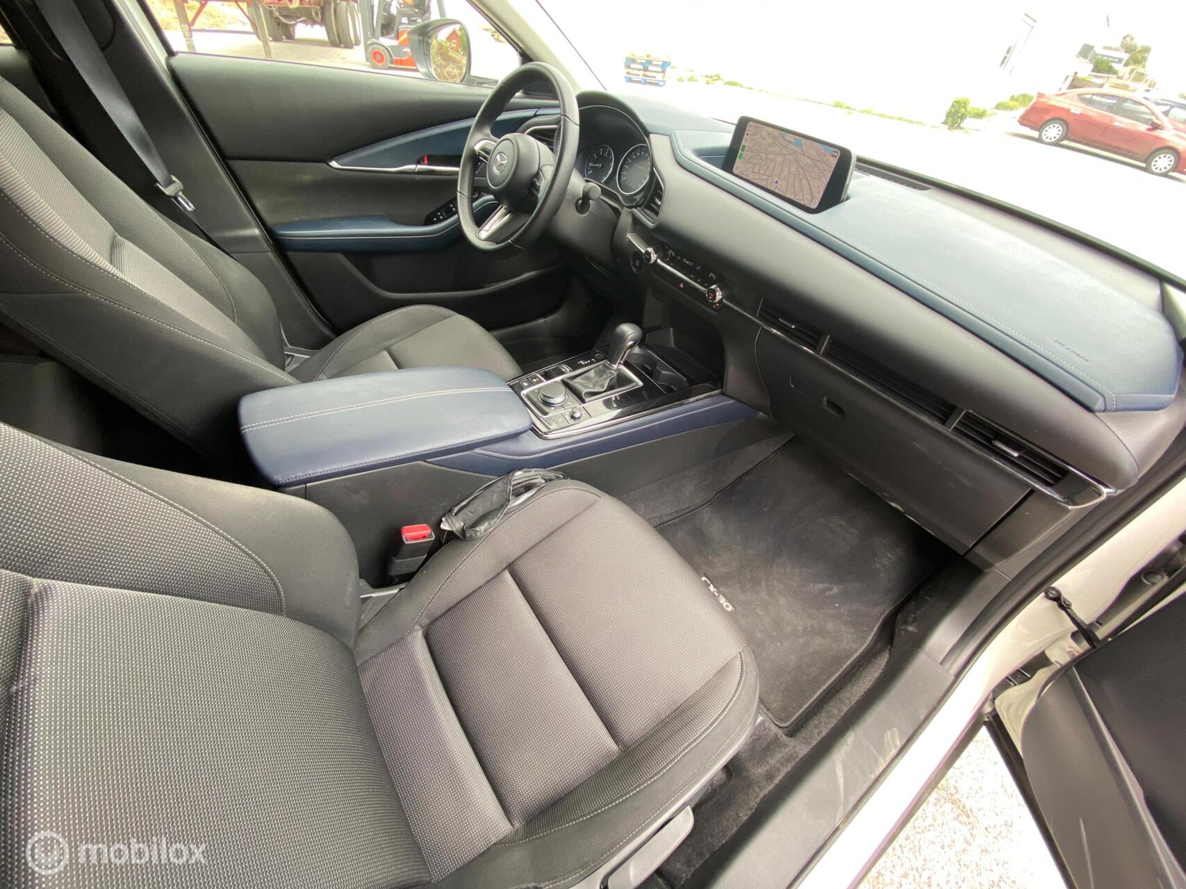 Mazda CX-30 photo 13