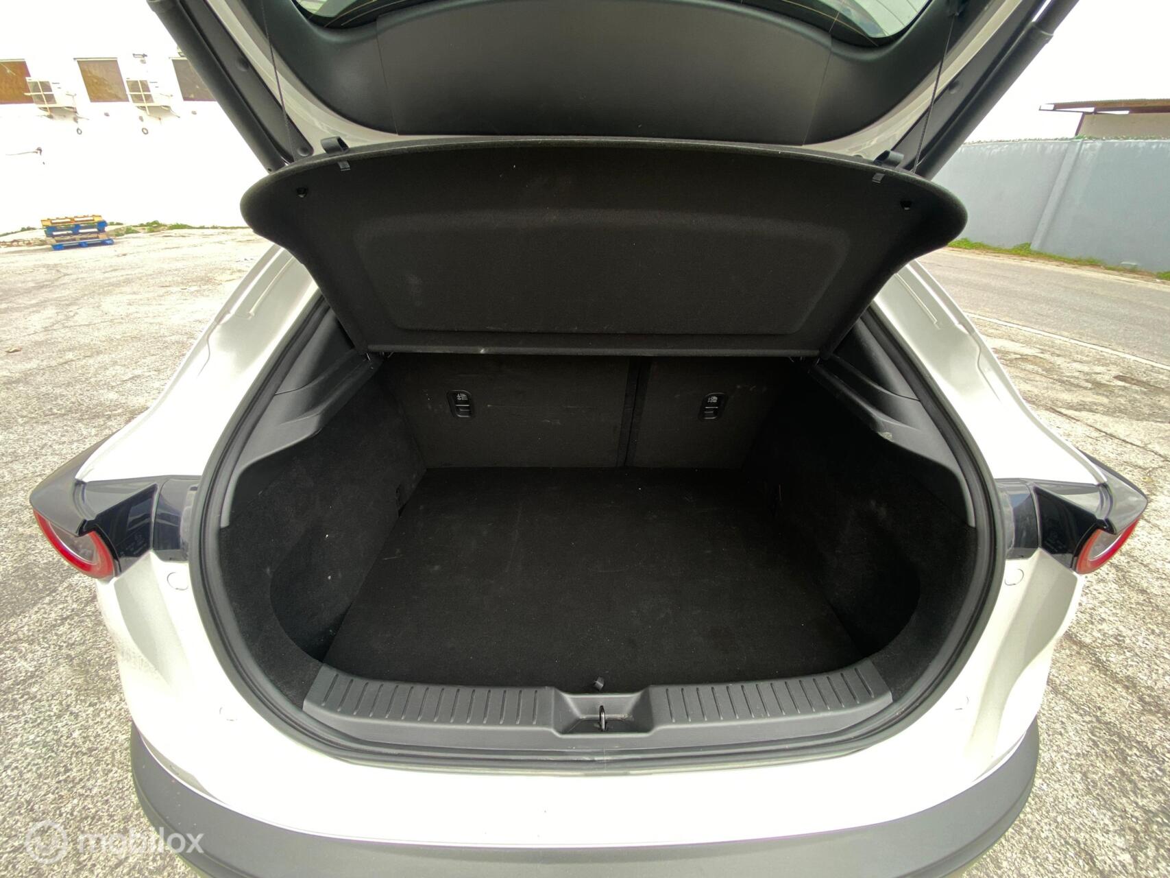Mazda CX-30 photo 16