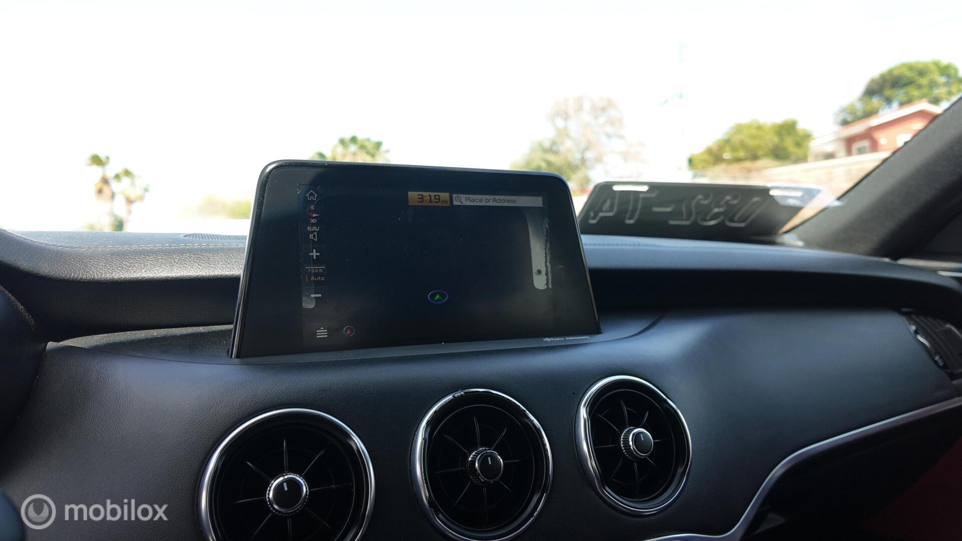 Kia Stinger GT photo 15