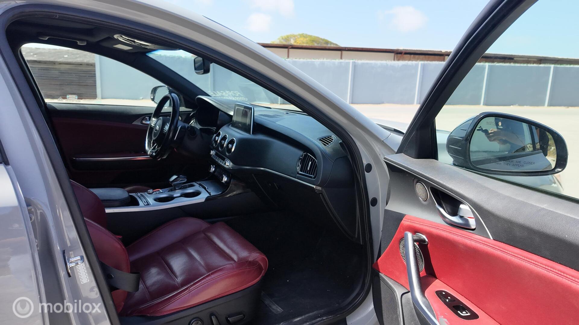 Kia Stinger GT photo 18