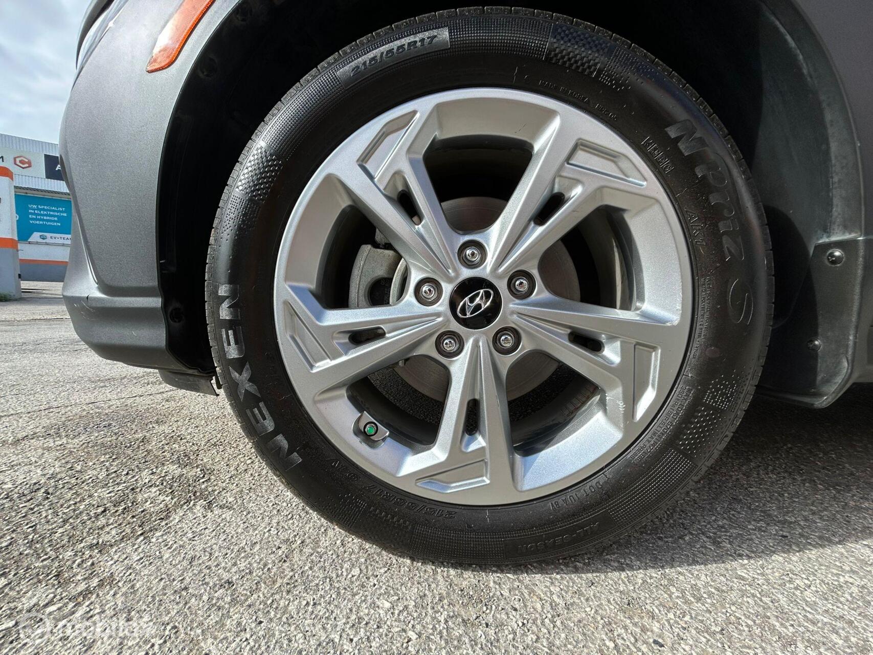 Hyundai Kona photo 7