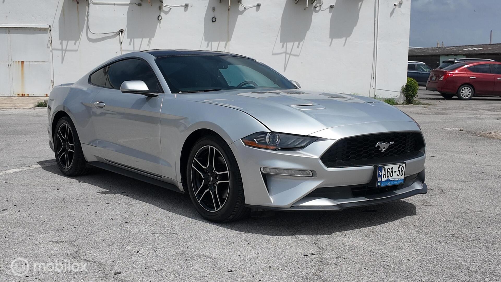 Ford Mustang photo 8