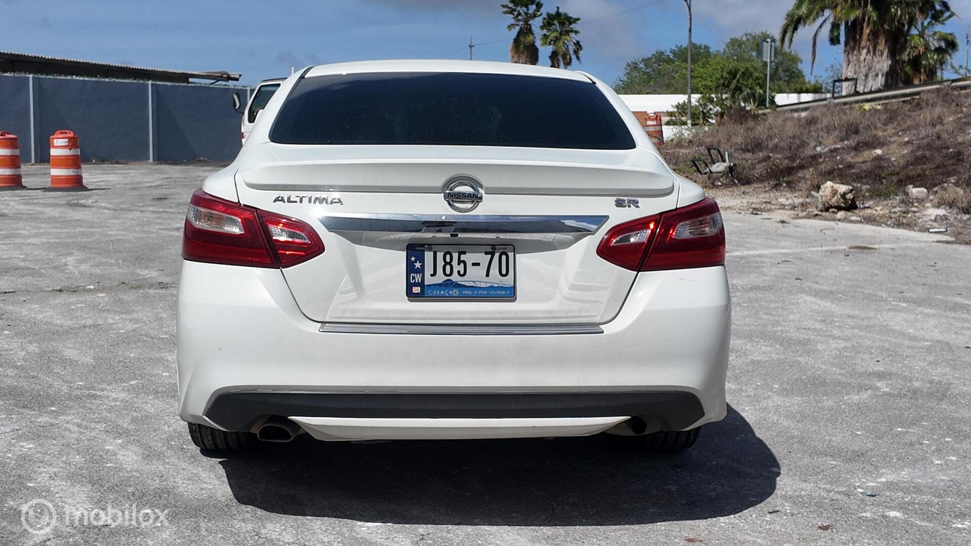 Nissan Altima photo 5