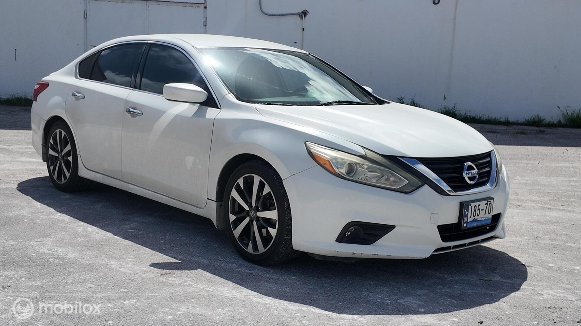 Nissan Altima photo 8
