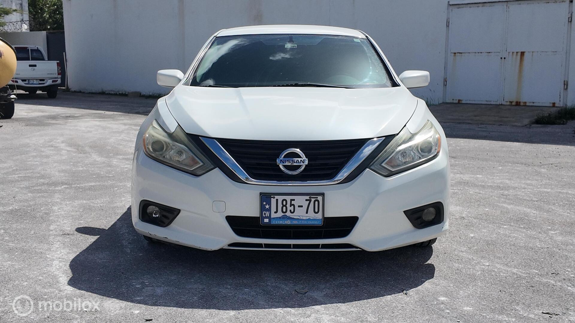 Nissan Altima photo 9