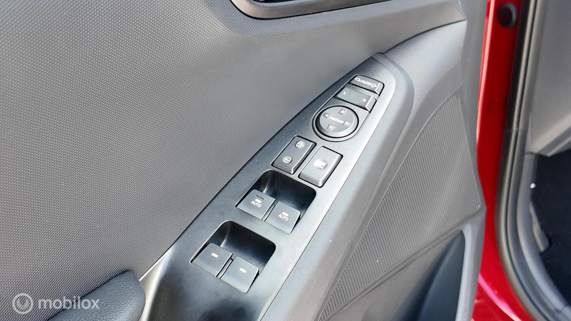 Hyundai Ioniq GLS photo 12