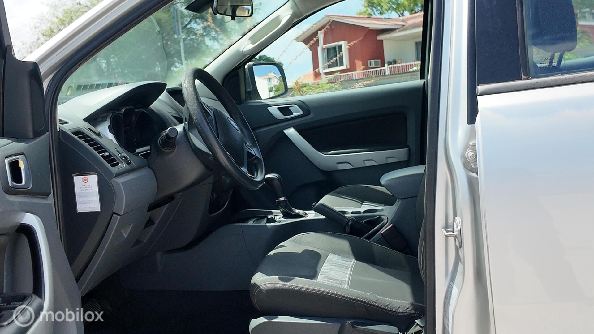 Ford Ranger XLT photo 11