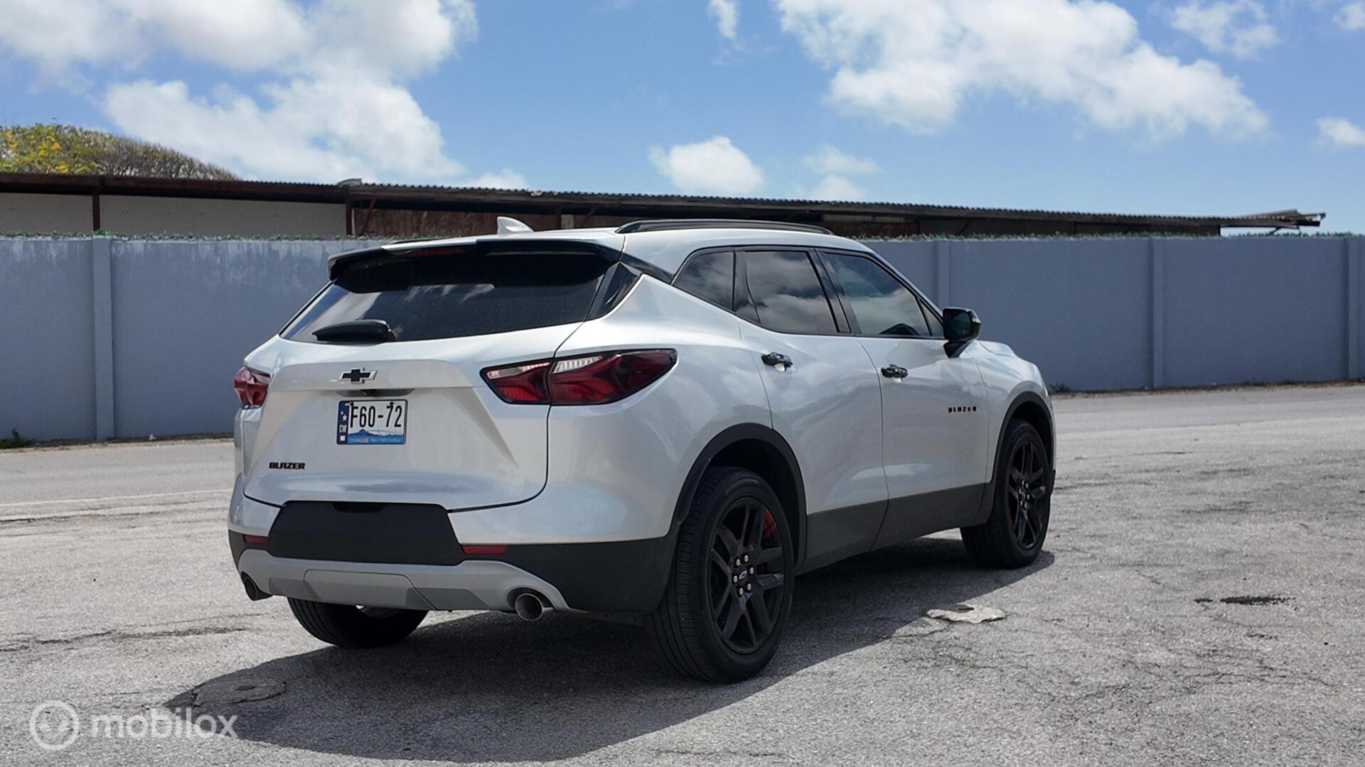 Chevrolet Blazer photo 6