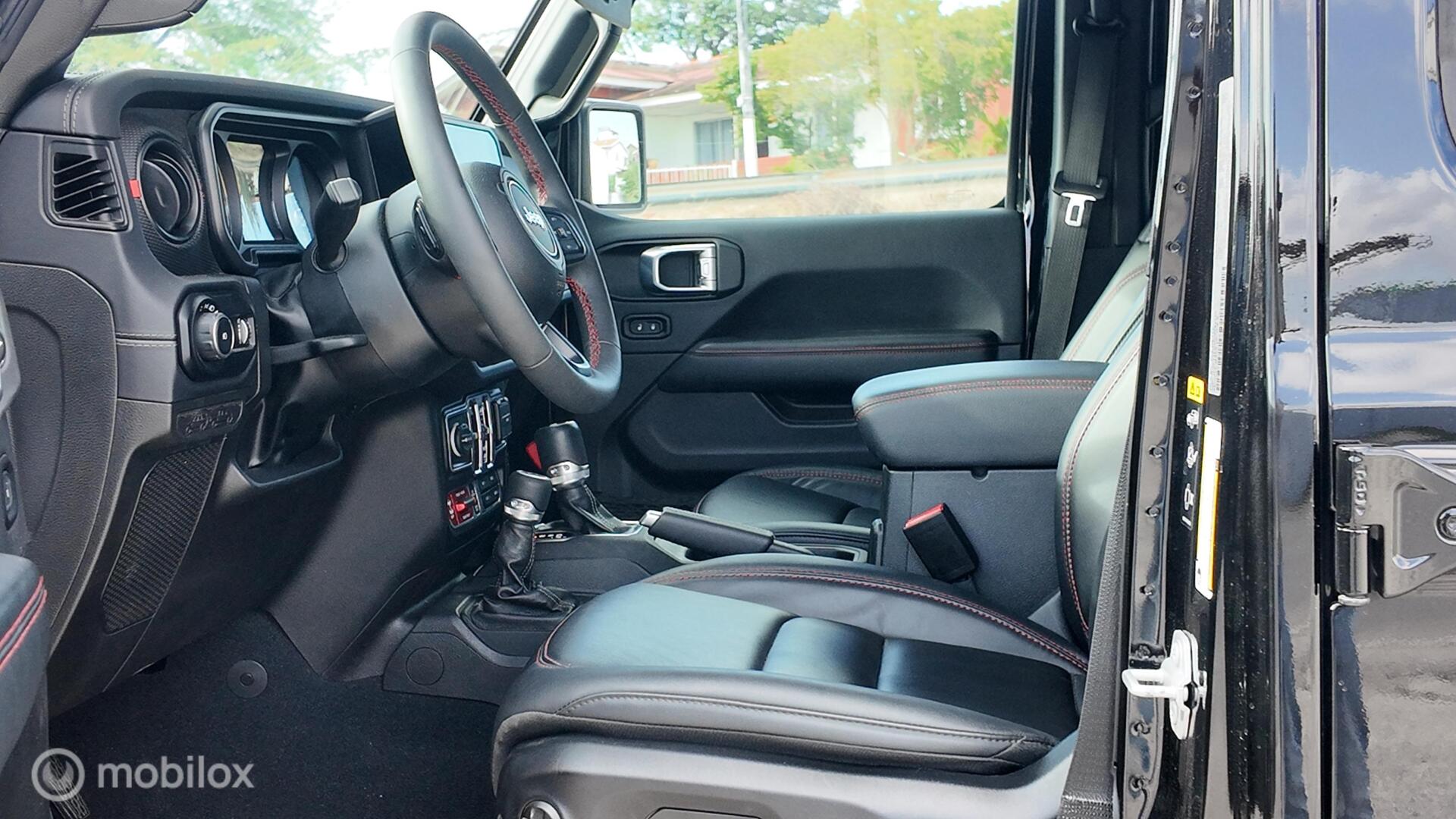 Jeep Wrangler Rubicon photo 12