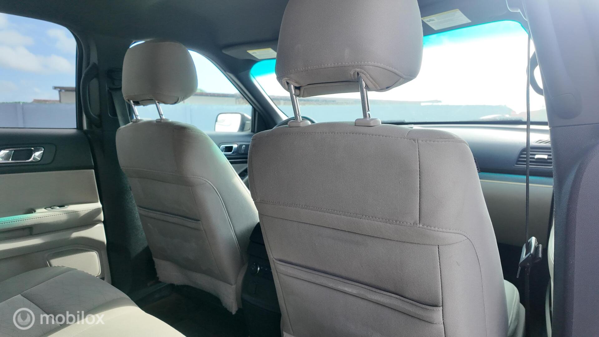 Ford Explorer photo 20