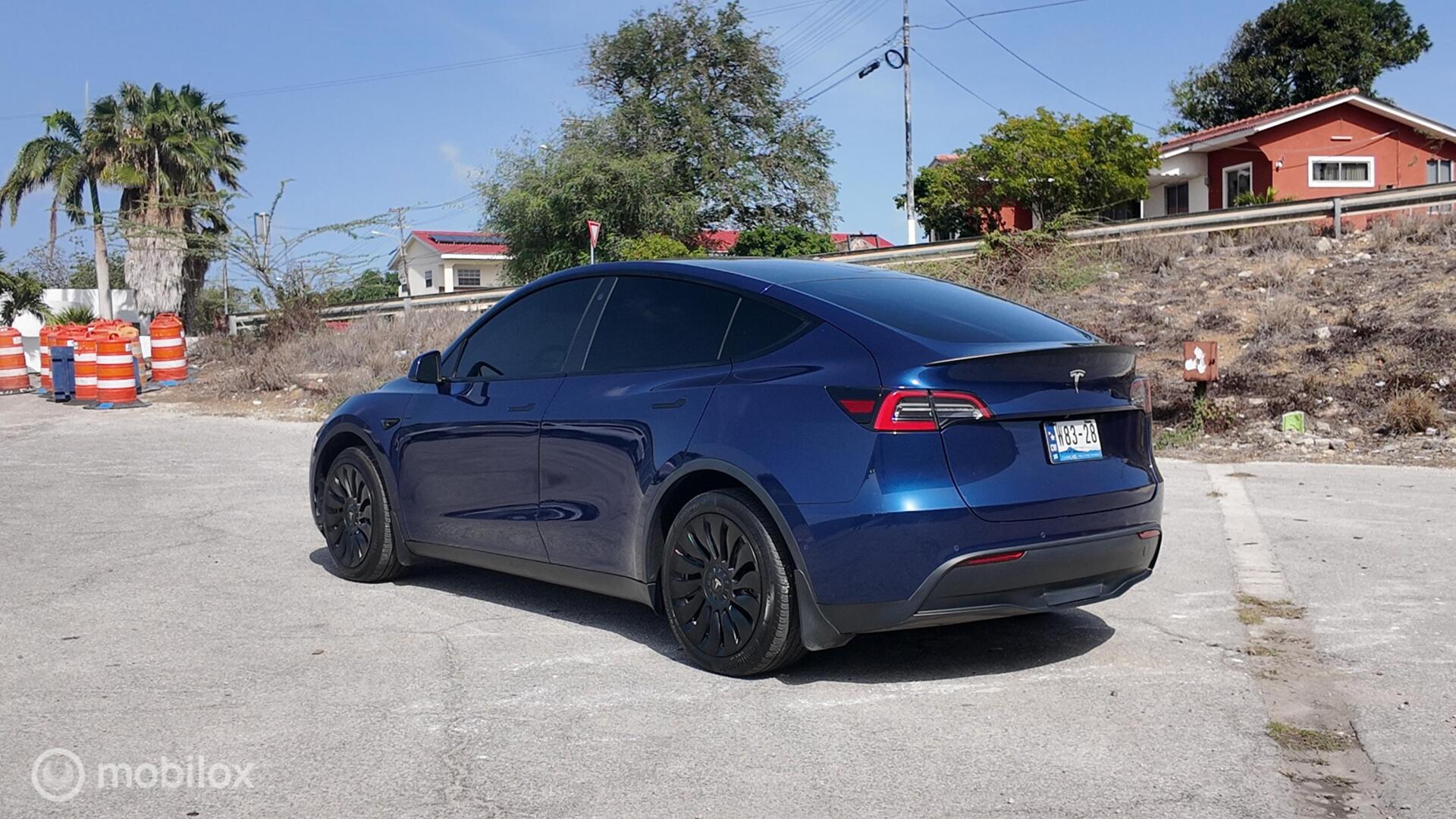Tesla Model Y photo 4