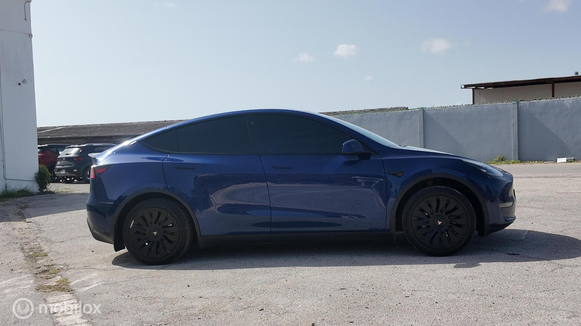 Tesla Model Y photo 7