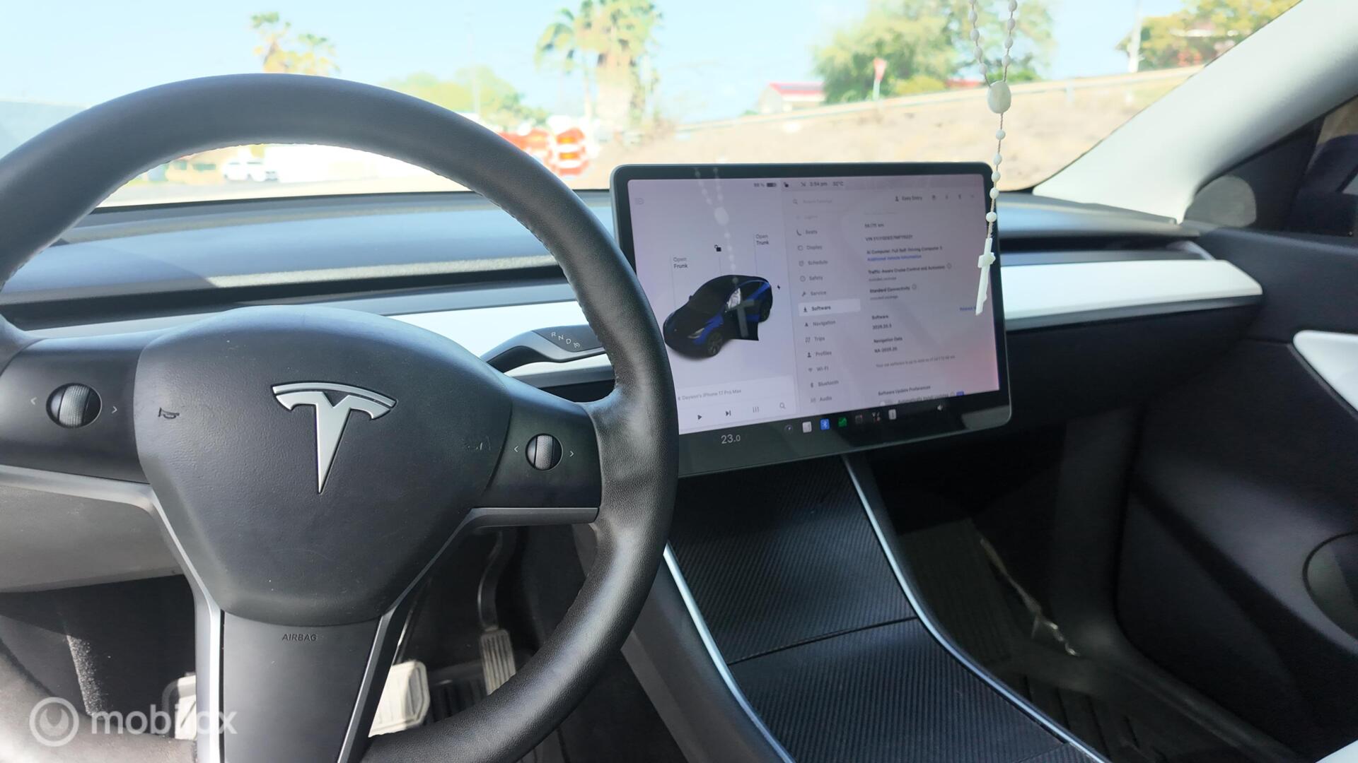 Tesla Model Y photo 13