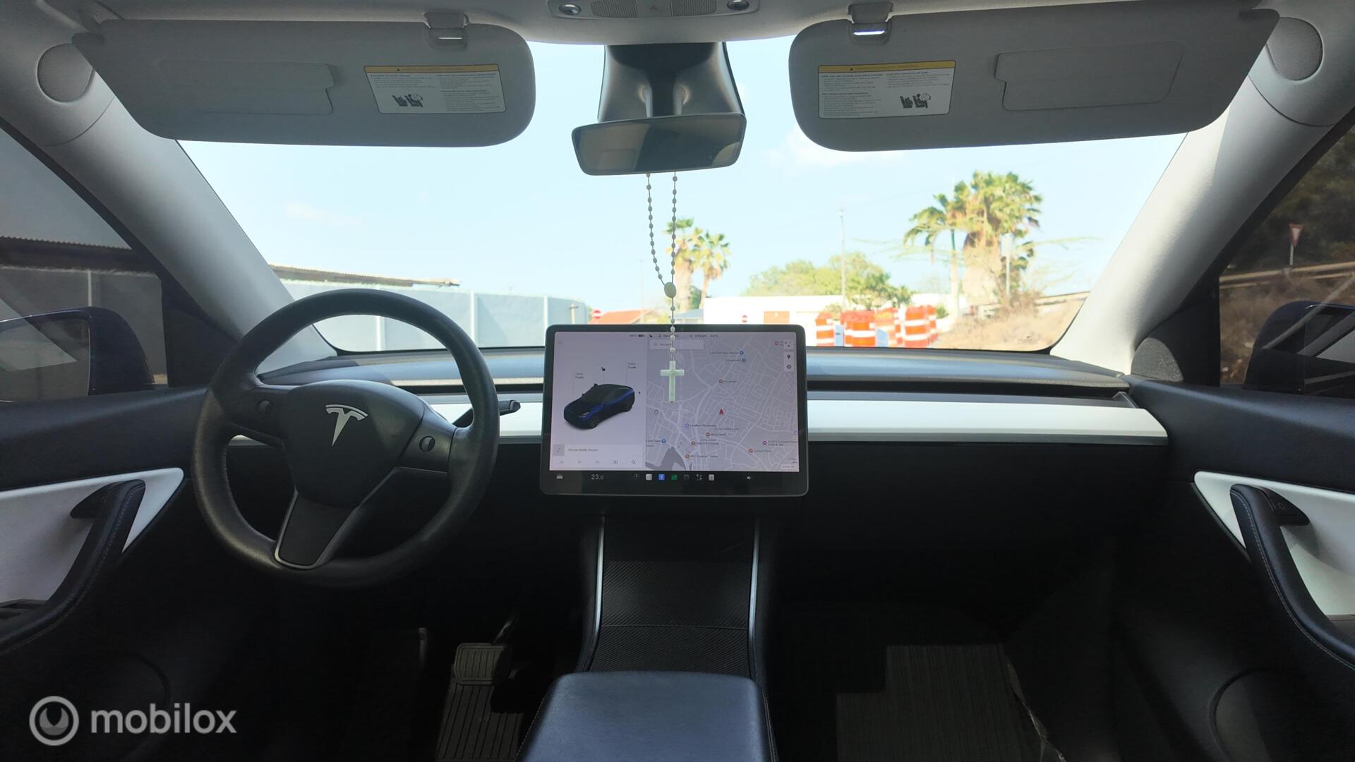 Tesla Model Y photo 15