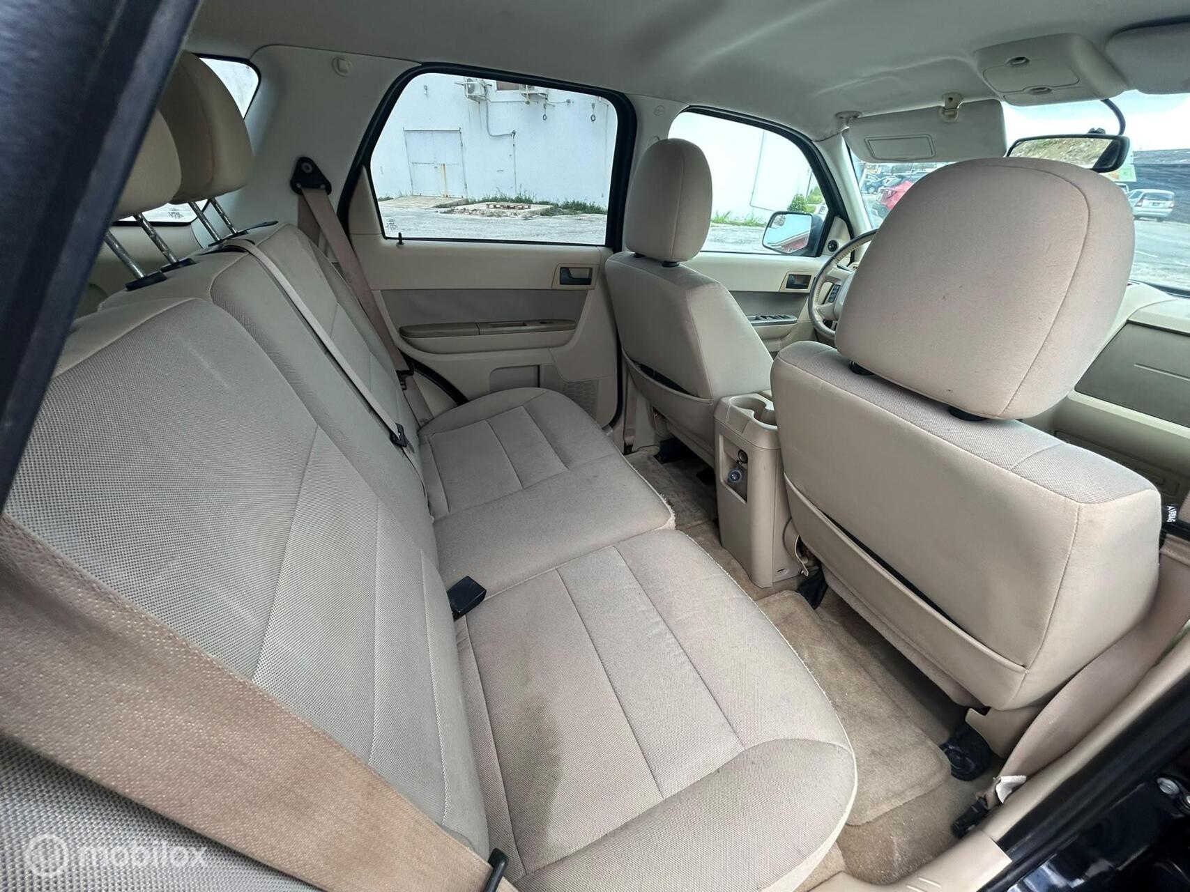 Ford Escape XLT photo 13