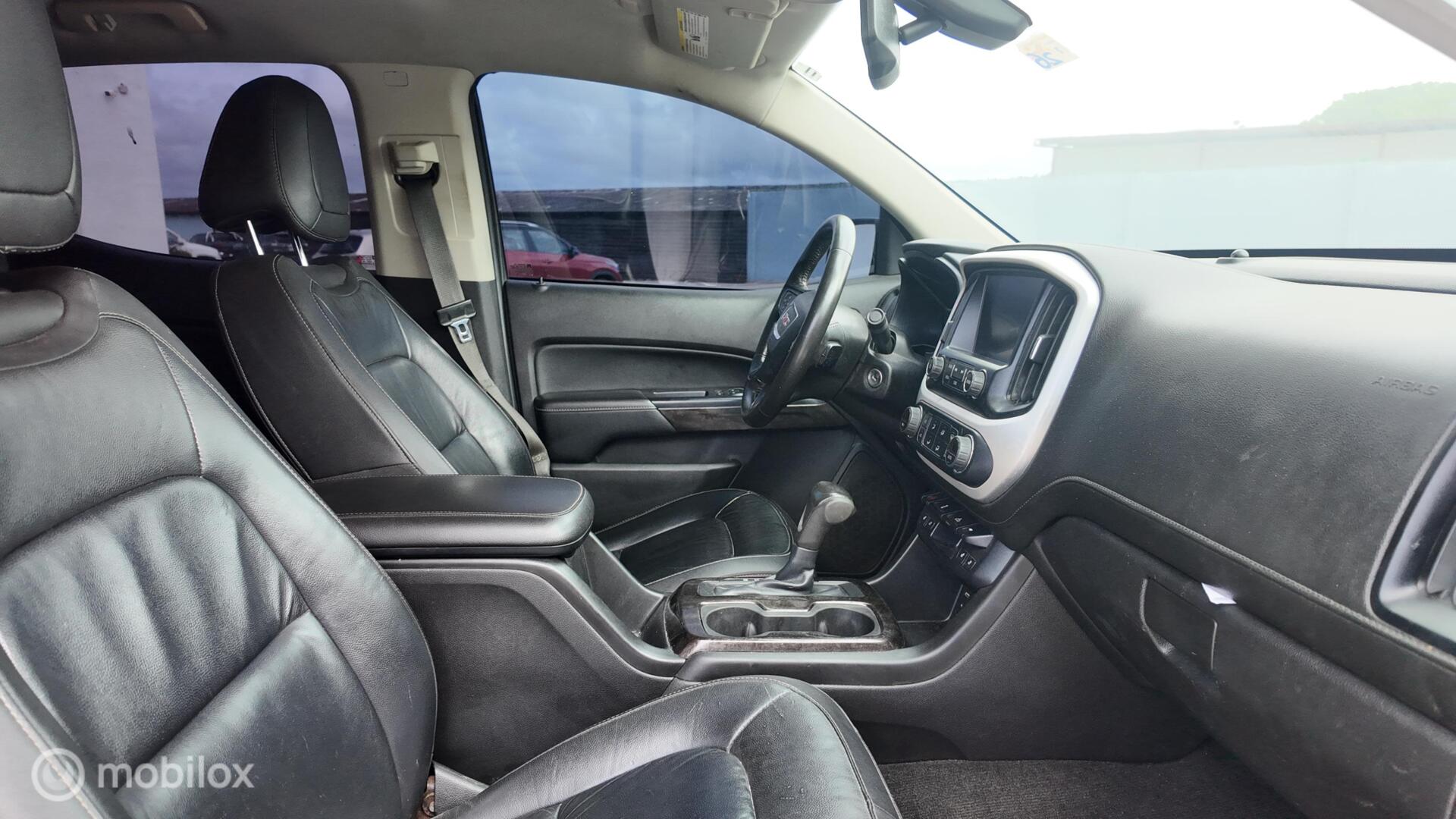 GMC Canyon photo 18