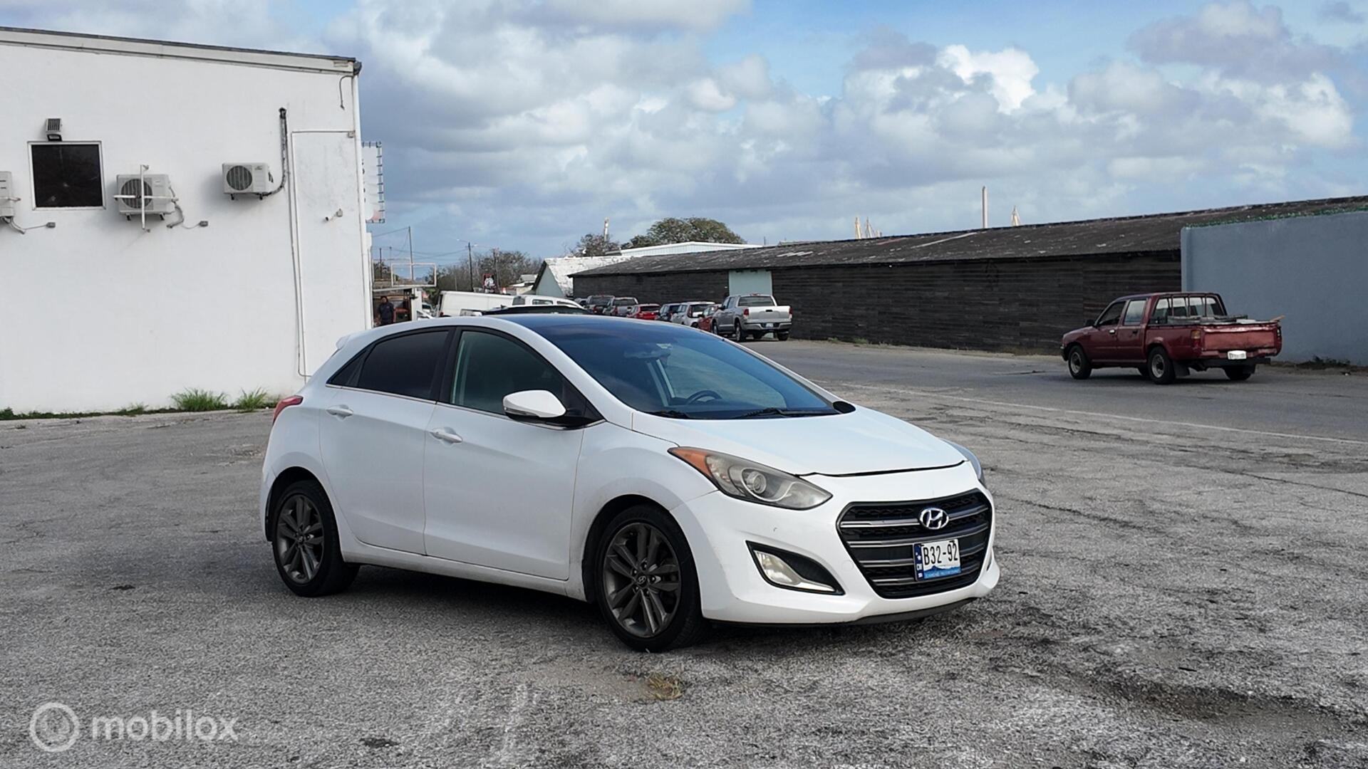 Hyundai Elantra GT photo 8