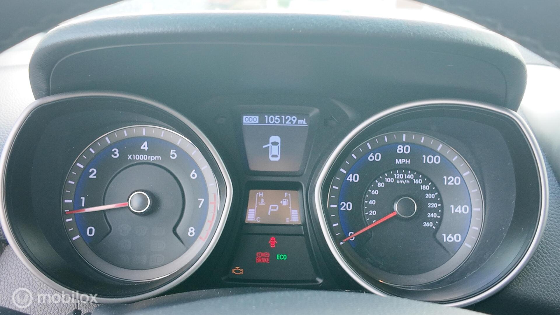 Hyundai Elantra GT photo 13