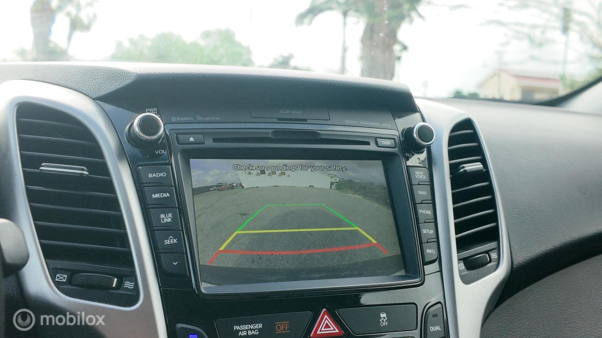 Hyundai Elantra GT photo 14