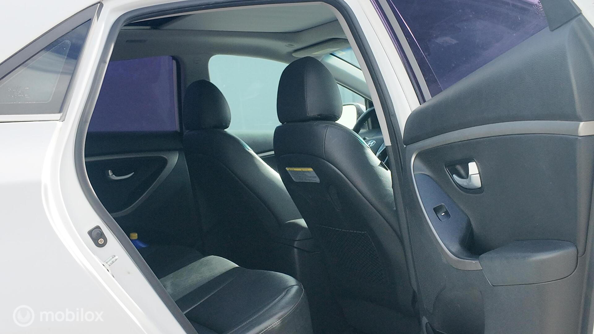 Hyundai Elantra GT photo 19