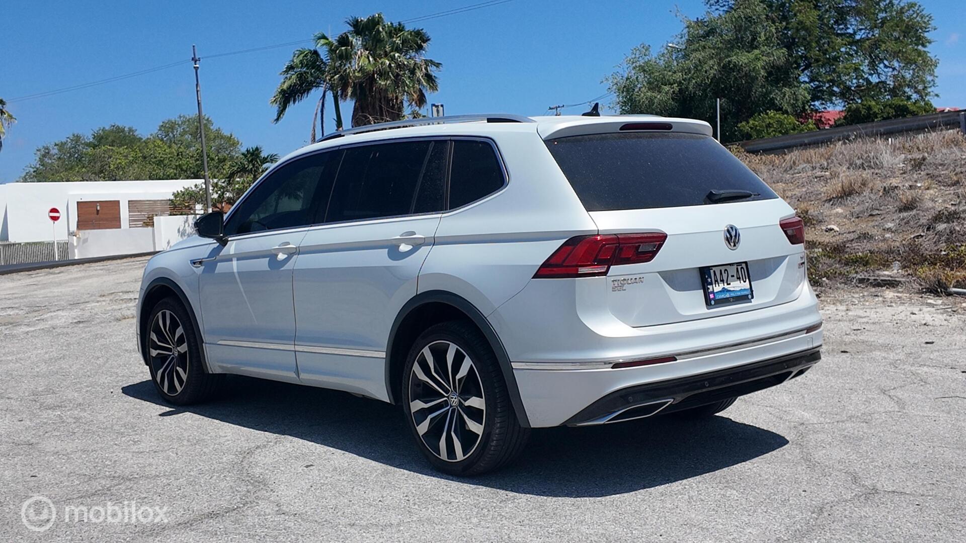 Volkswagen Tiguan R-Line photo 4