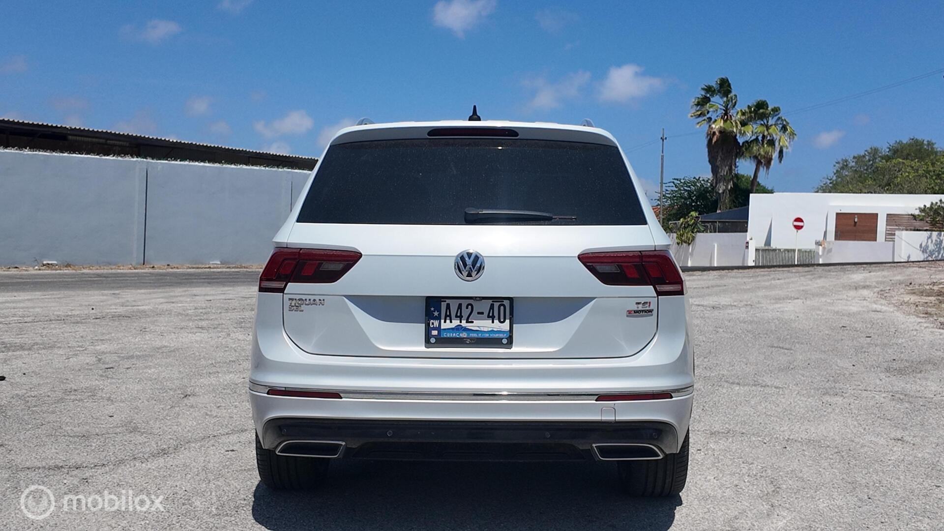 Volkswagen Tiguan R-Line photo 5