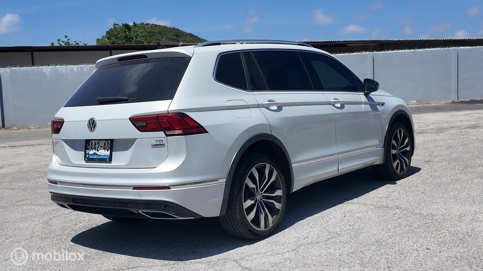 Volkswagen Tiguan R-Line photo 6