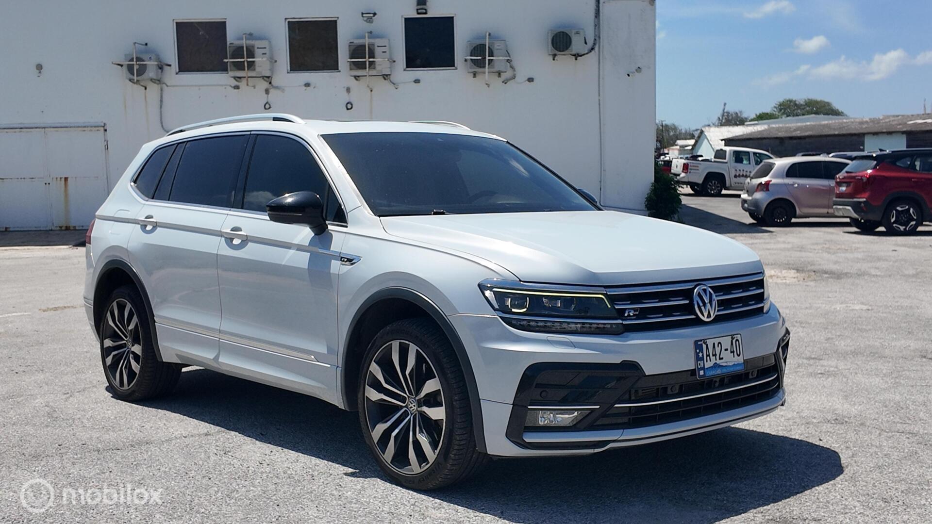 Volkswagen Tiguan R-Line photo 8