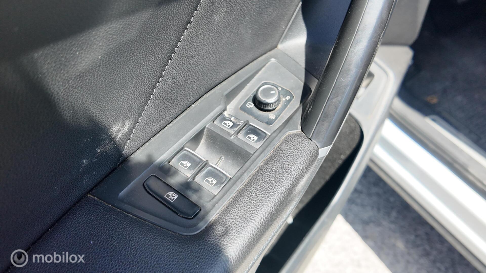 Volkswagen Tiguan R-Line photo 13