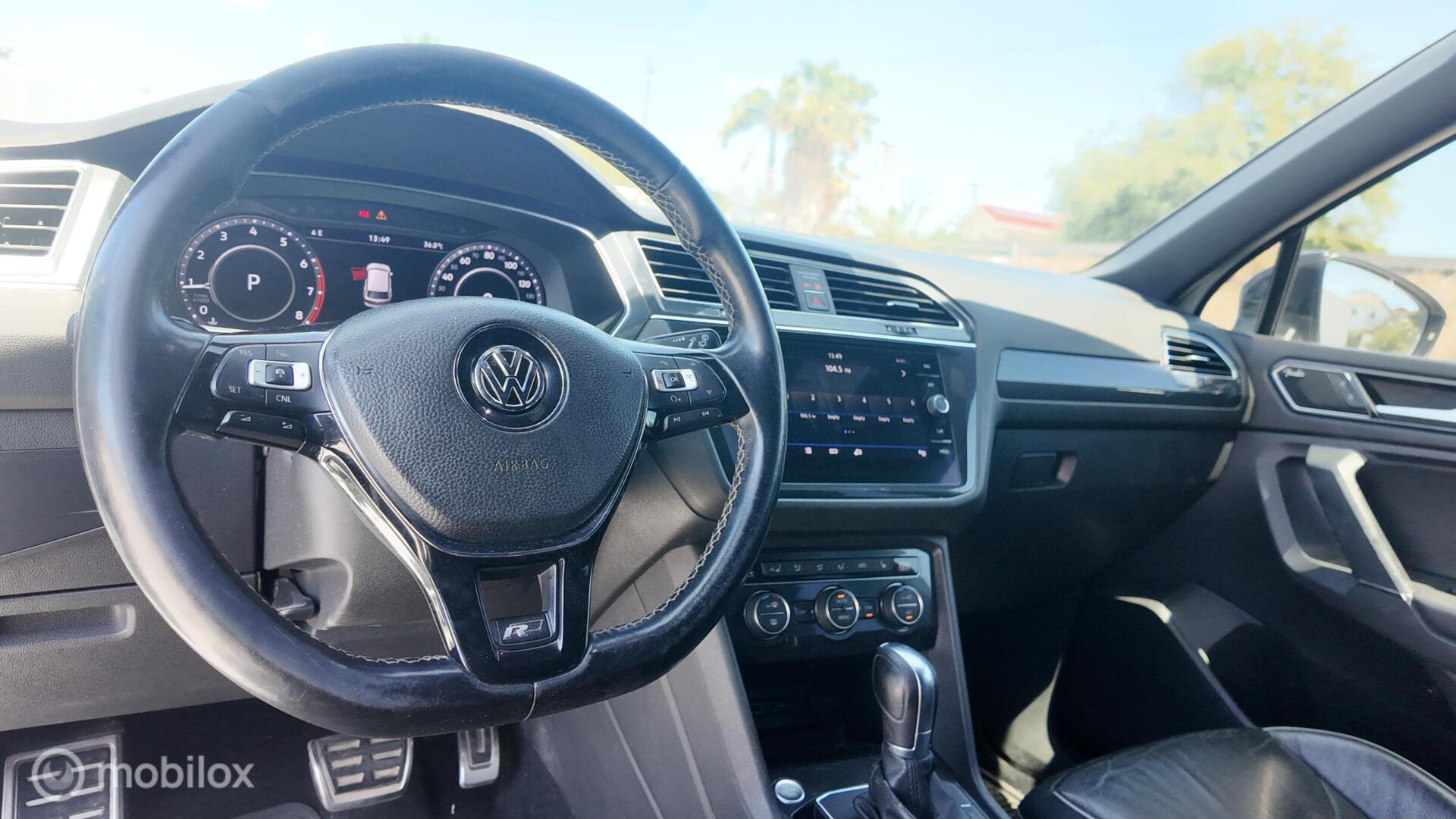 Volkswagen Tiguan R-Line photo 14