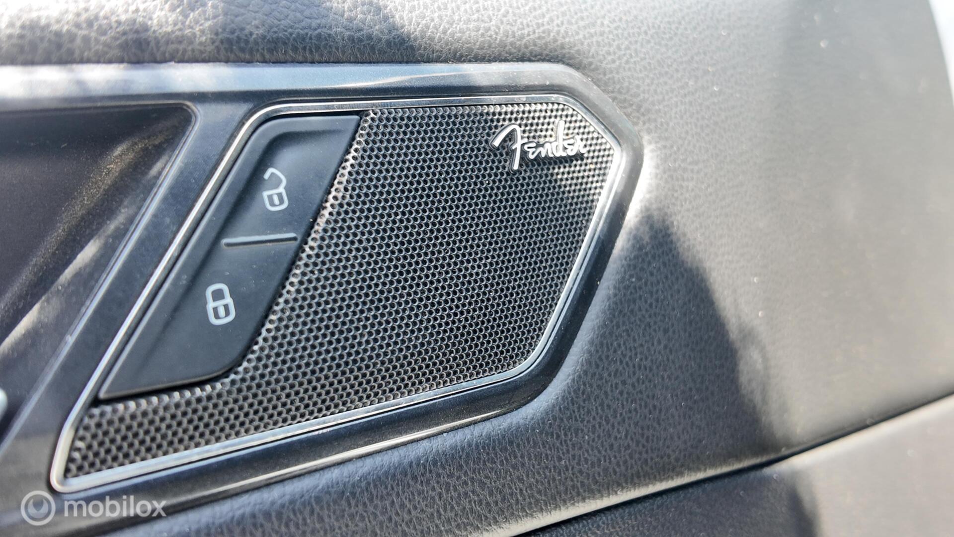 Volkswagen Tiguan R-Line photo 17