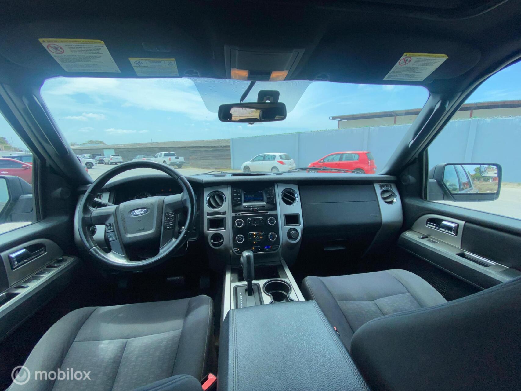 Ford Expedition photo 10