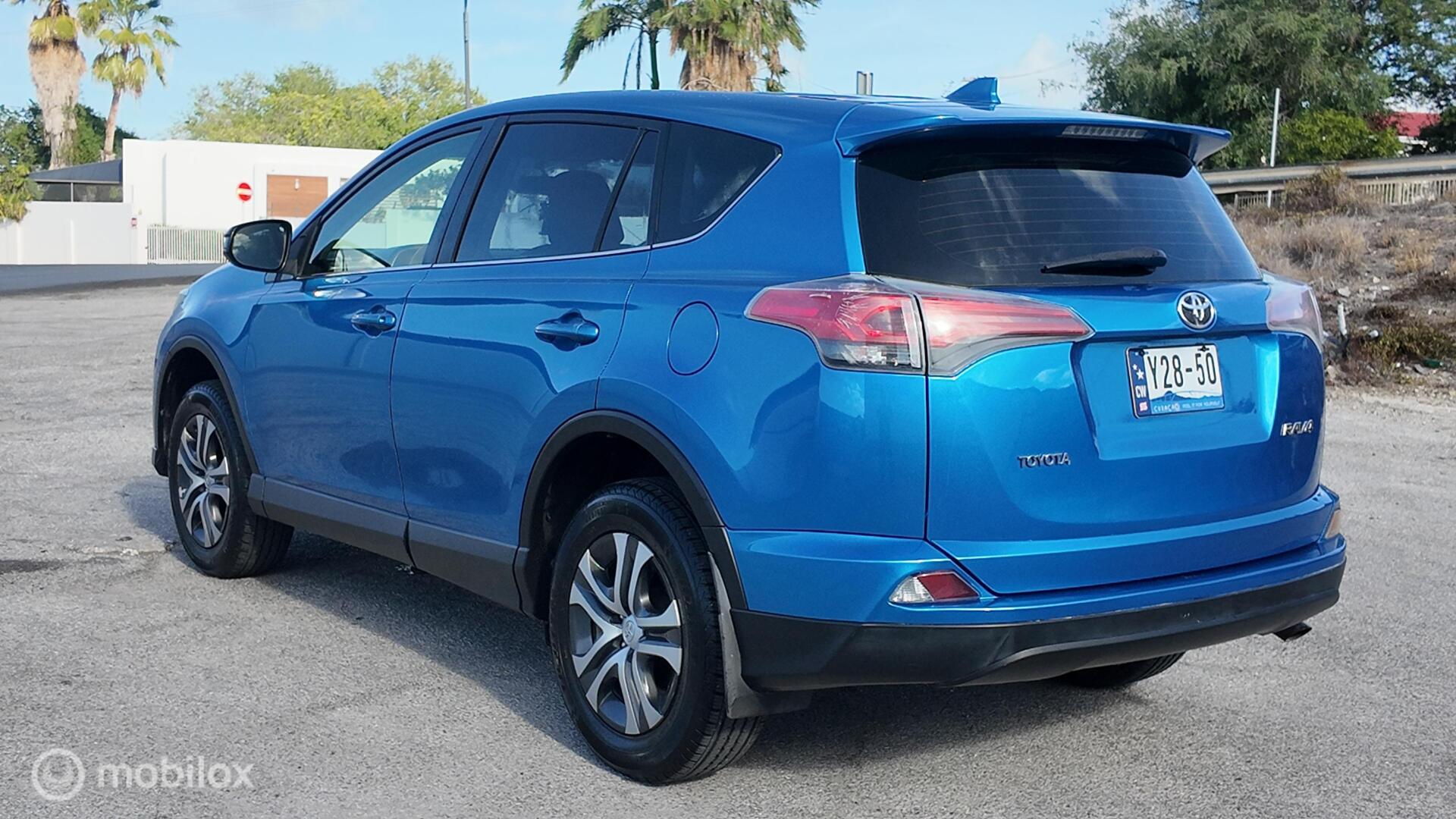 Toyota RAV4 photo 4