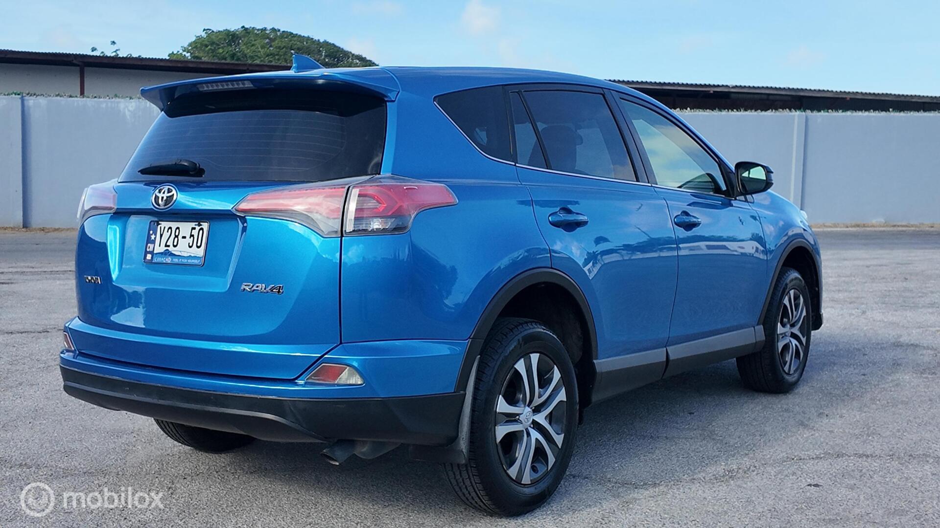 Toyota RAV4 photo 6