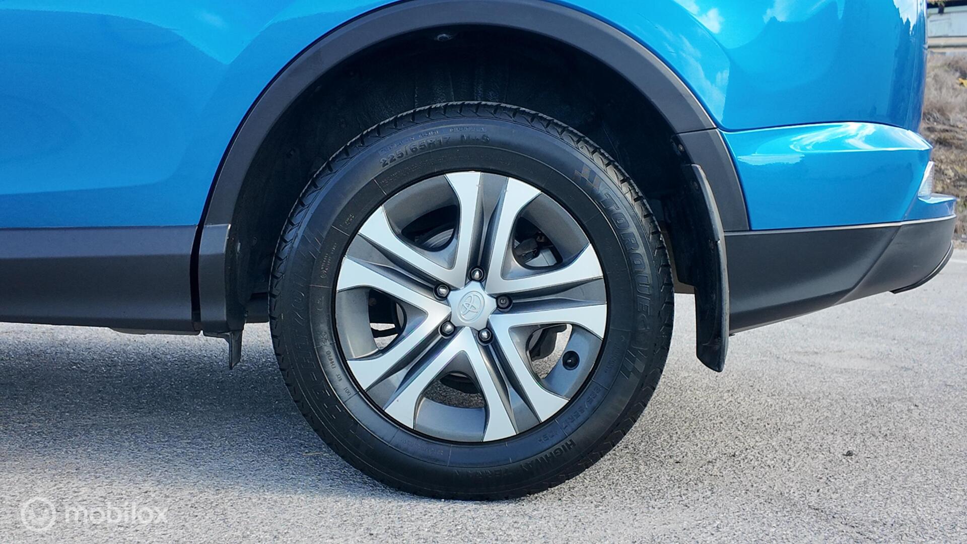 Toyota RAV4 photo 10