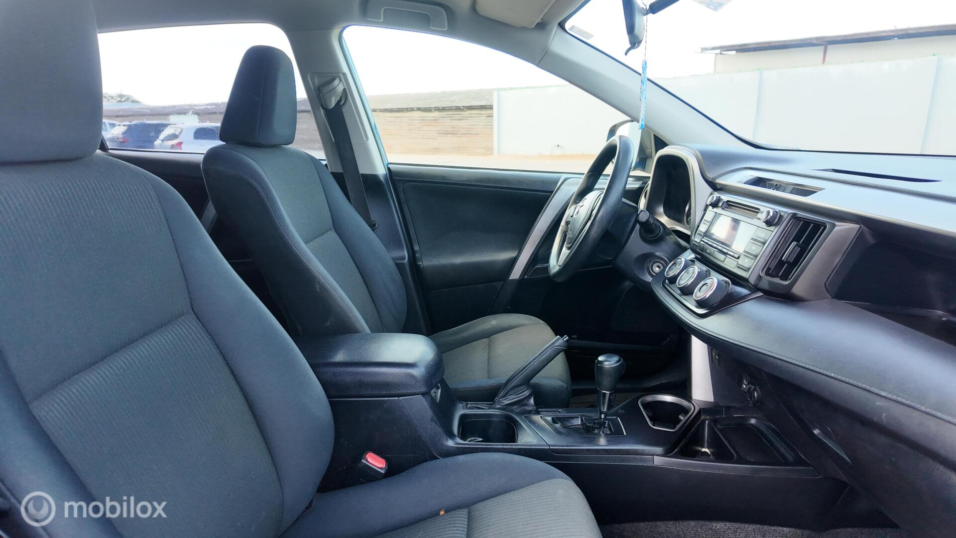 Toyota RAV4 photo 17