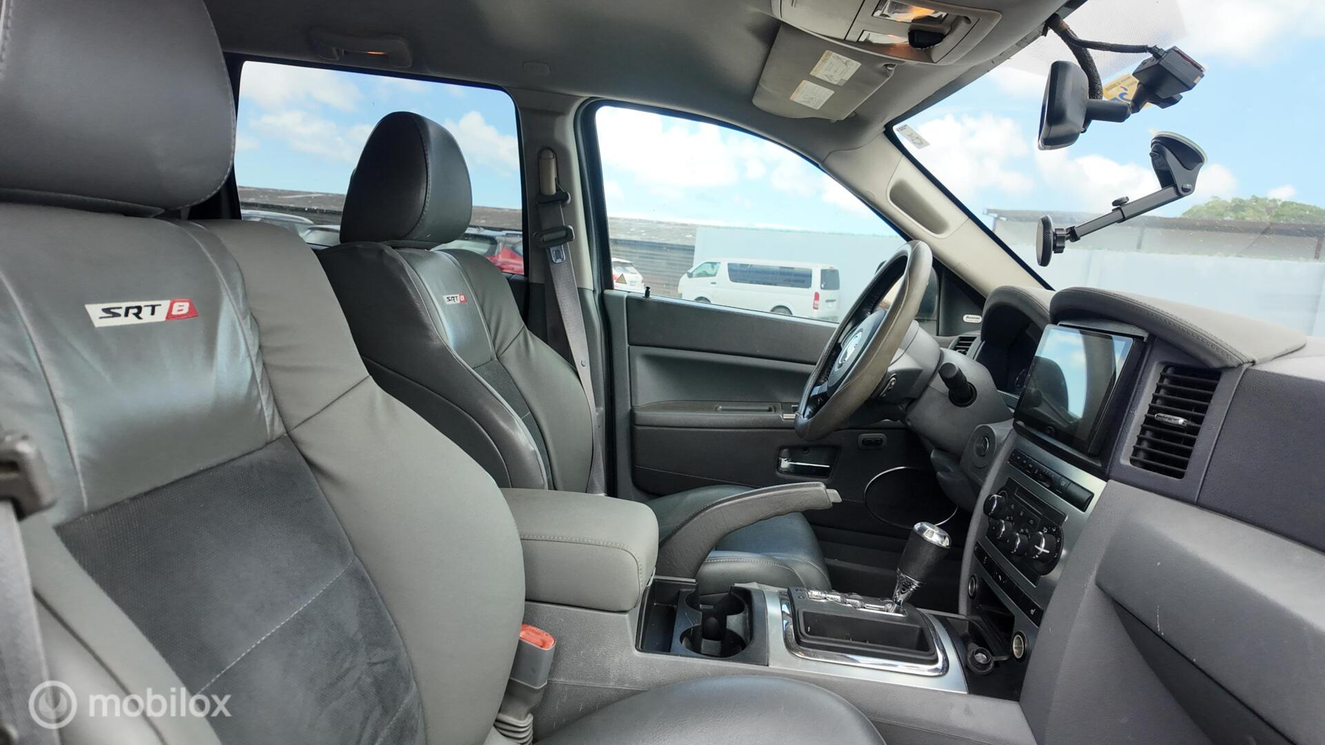 Jeep Grand Cherokee photo 17