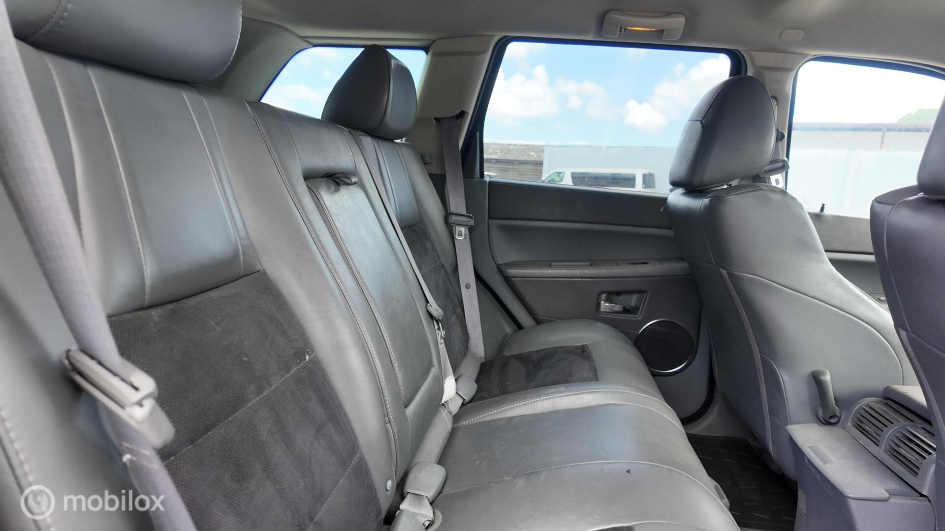 Jeep Grand Cherokee photo 19