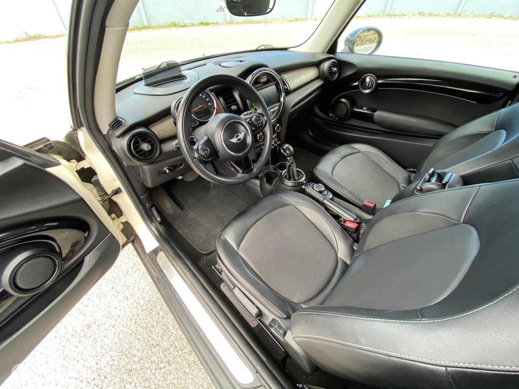 MINI Cooper photo 7