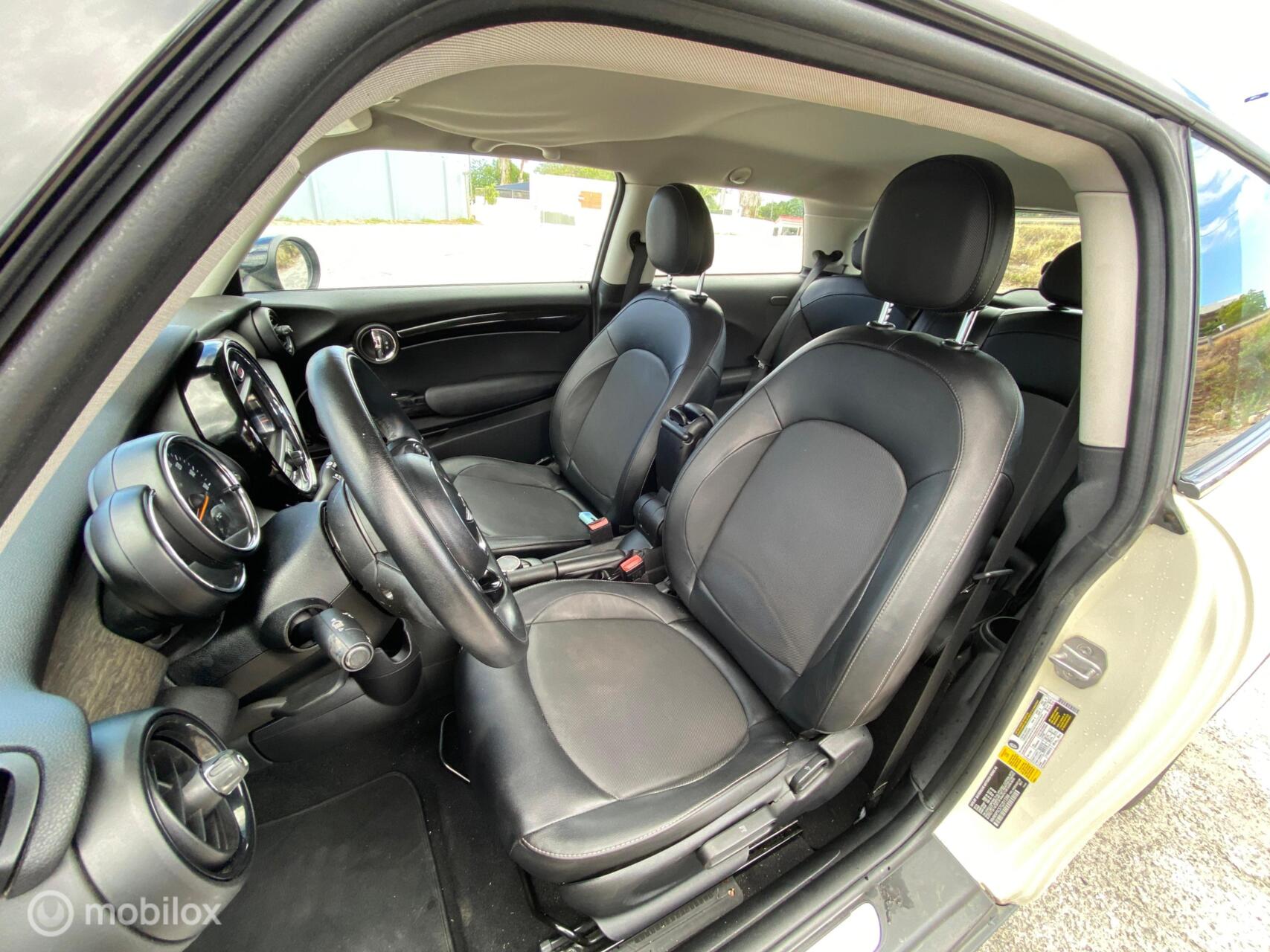 MINI Cooper photo 9