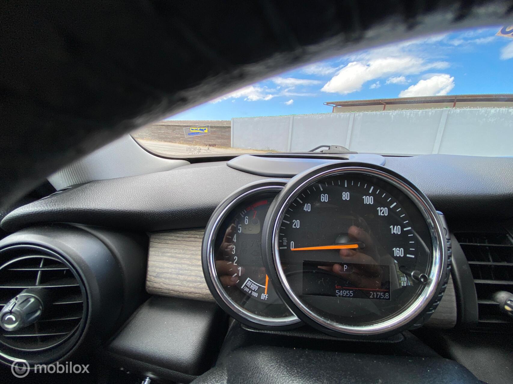 MINI Cooper photo 10