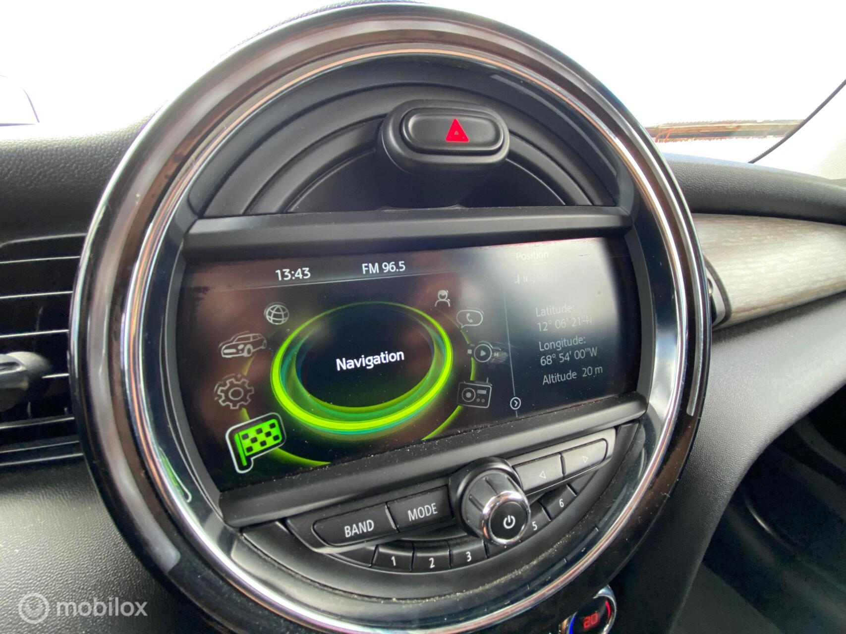 MINI Cooper photo 11