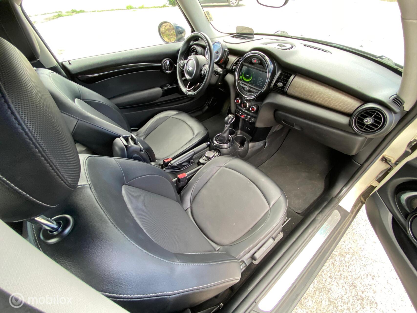 MINI Cooper photo 14