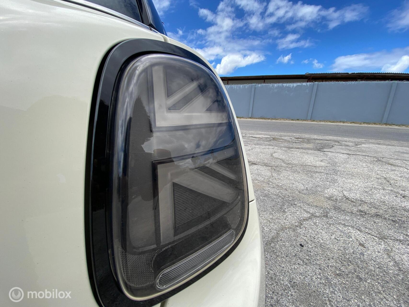 MINI Cooper photo 18