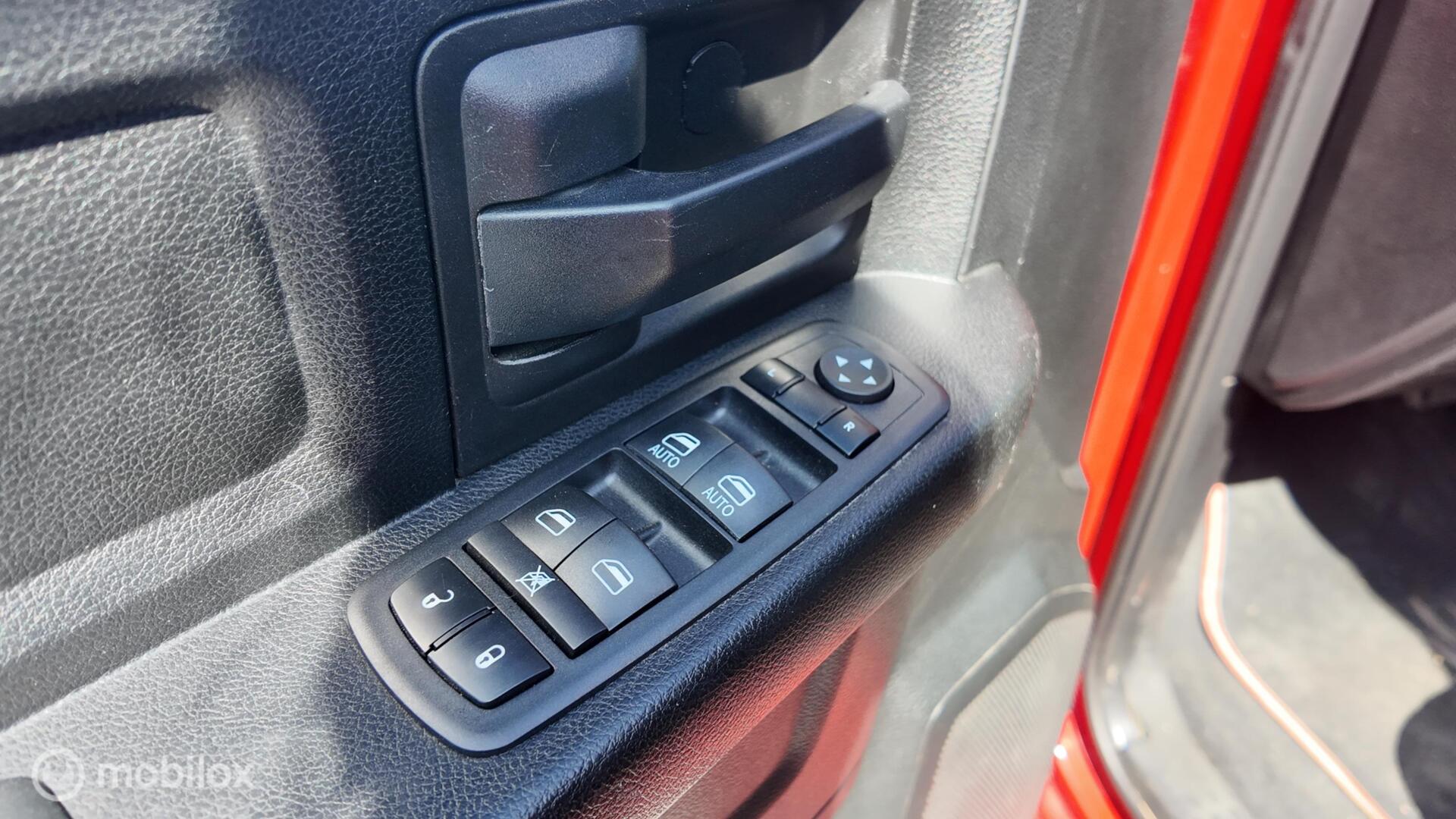 Dodge Ram 1500 photo 11