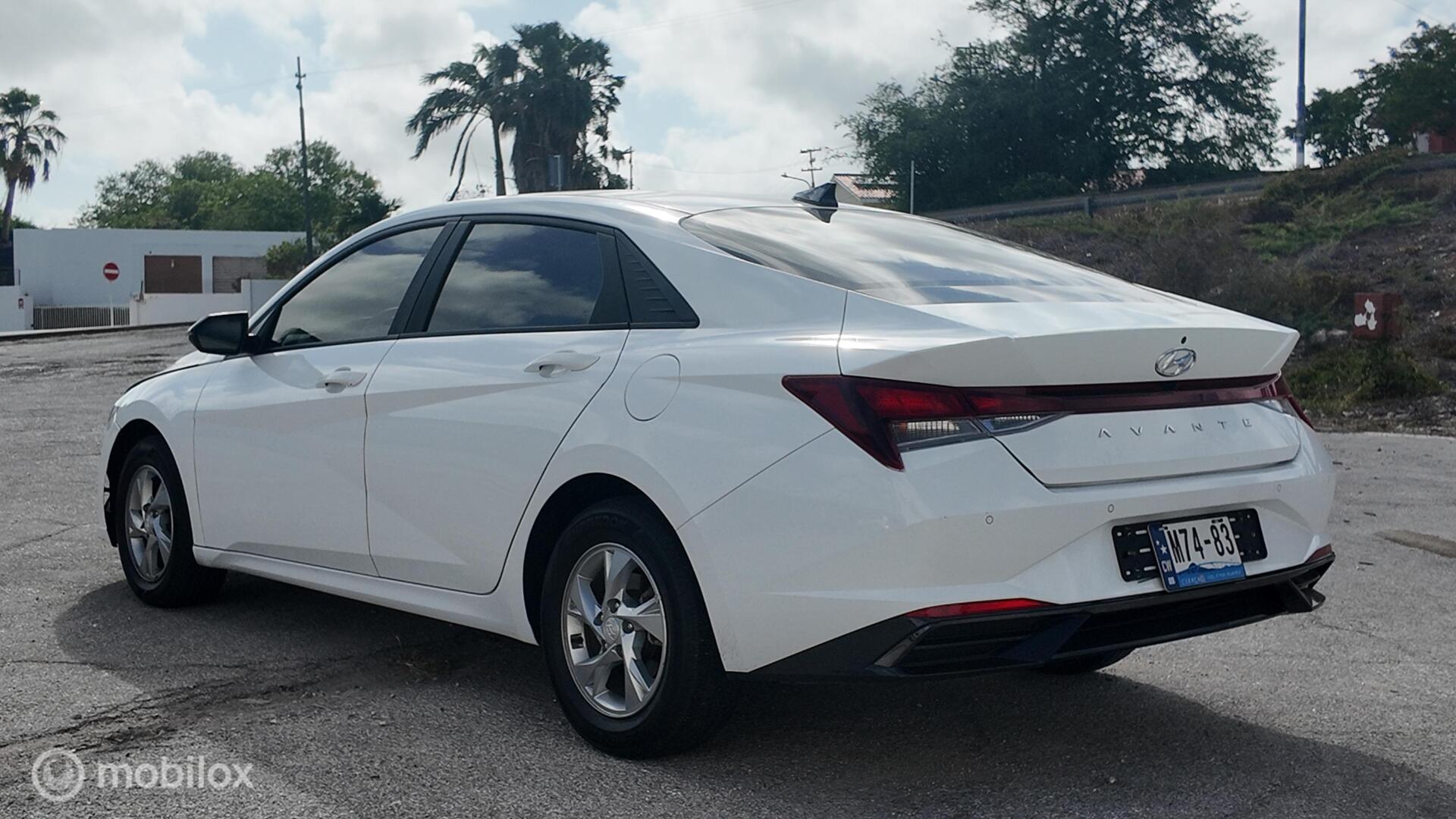 Hyundai Avante photo 4