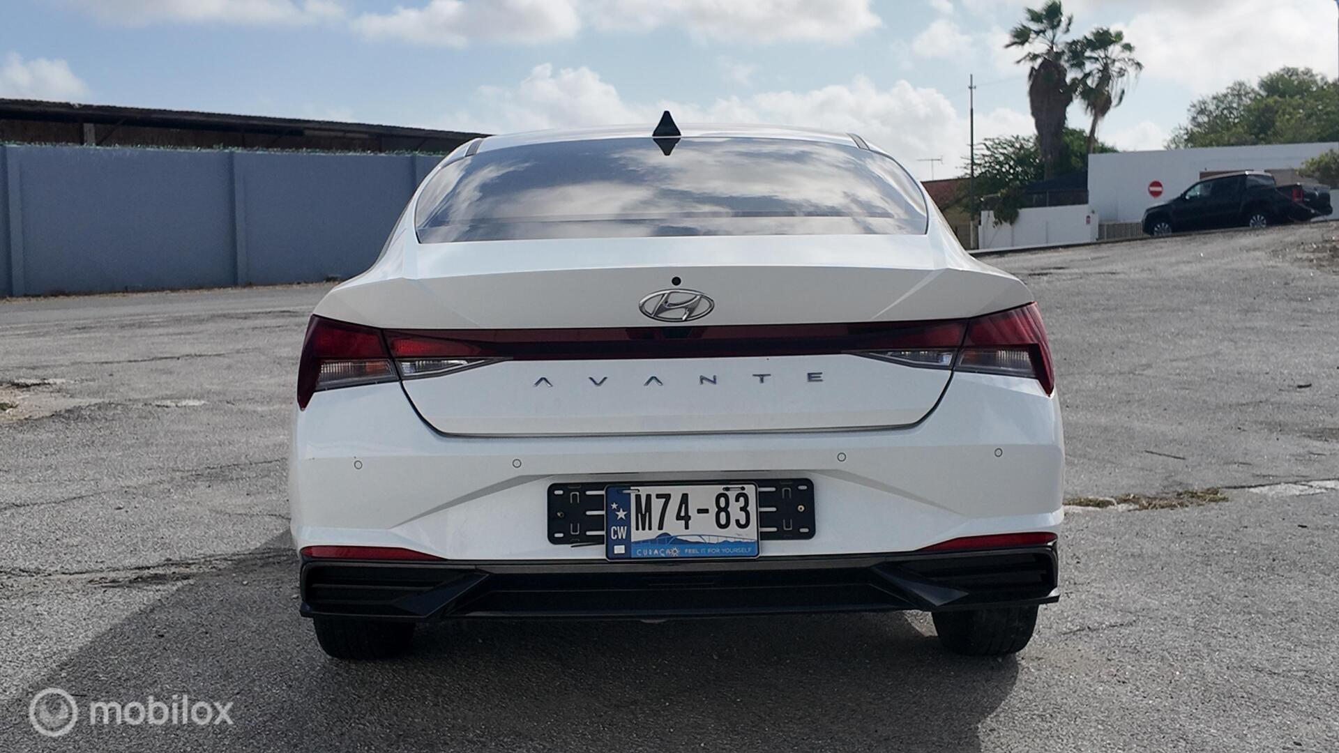 Hyundai Avante photo 5