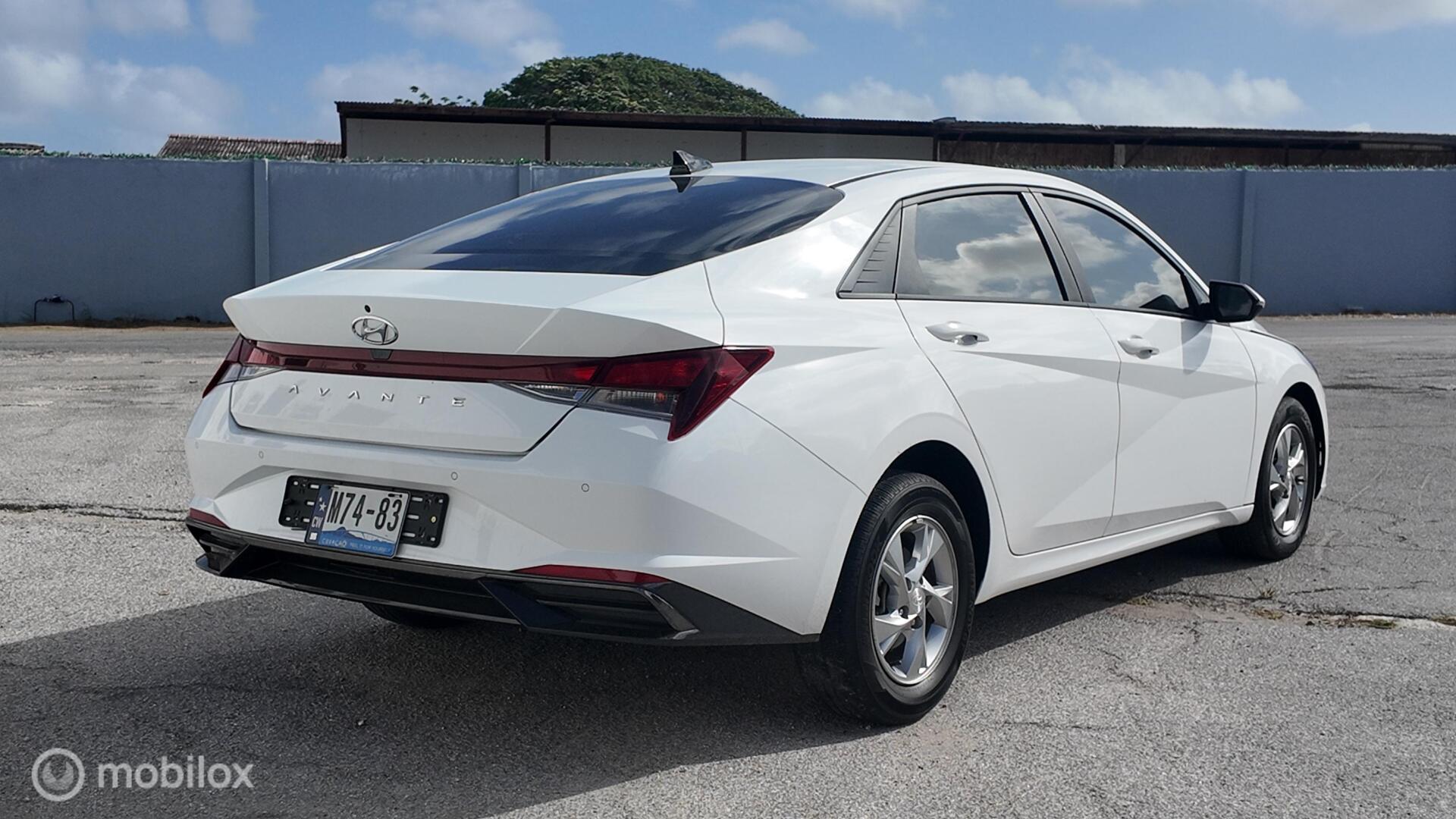Hyundai Avante photo 6