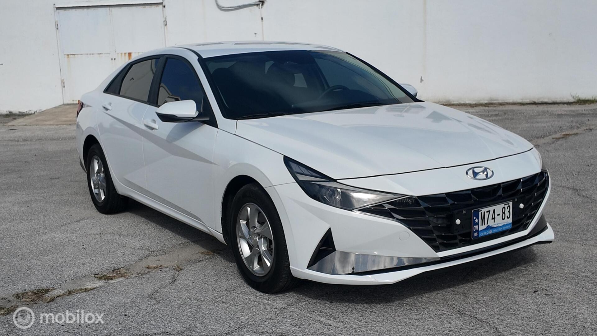 Hyundai Avante photo 8